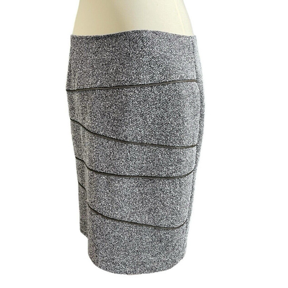 Tribal Pencil Skirt Women Size 8 Gray and Black Zipper Accents - Picture 2 of 9